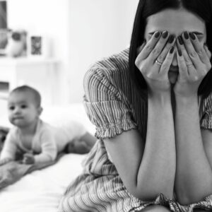 Nem vagy egyedül: a szülés utáni depresszió felismerése és kezelése